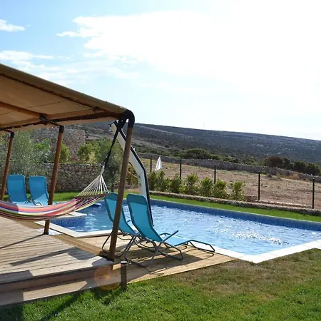 Tente de luxe Larah Land 4 Star Glamping Adria *