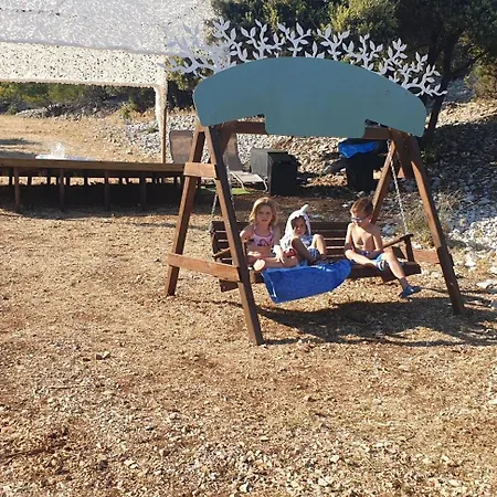 Larah Land 4 Star Glamping Adria Glamping Šimuni